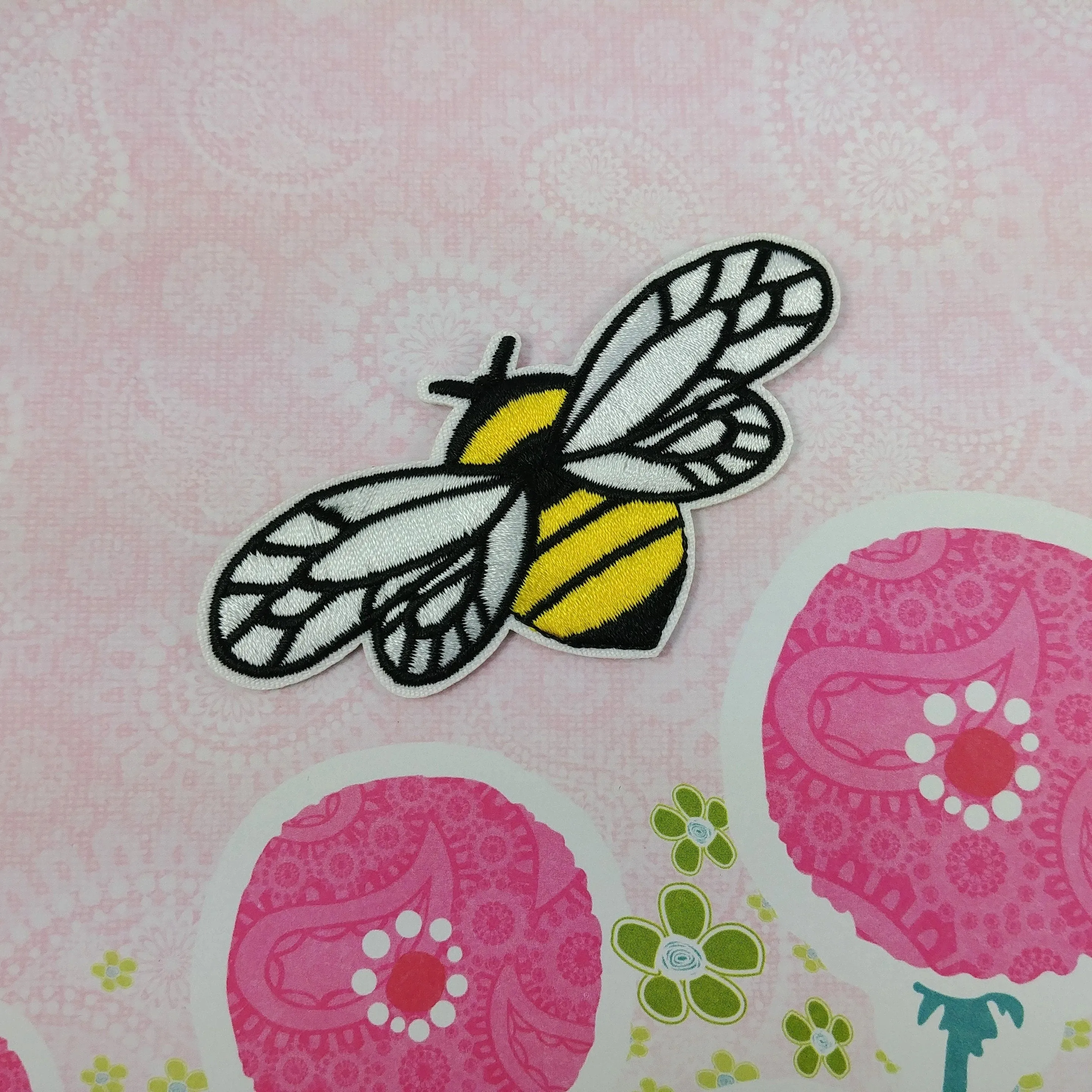Bee emboidered iron on patch