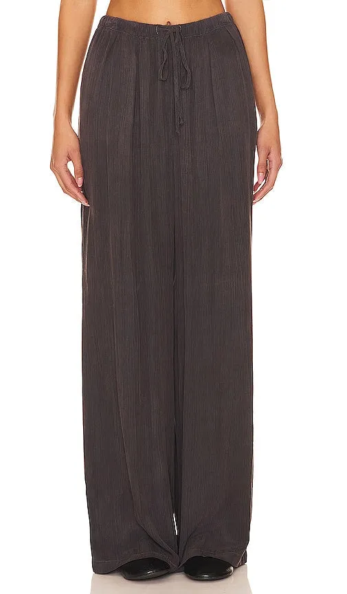 Bella Dahl Easy Pleated Wide Leg Pant in Charcoal