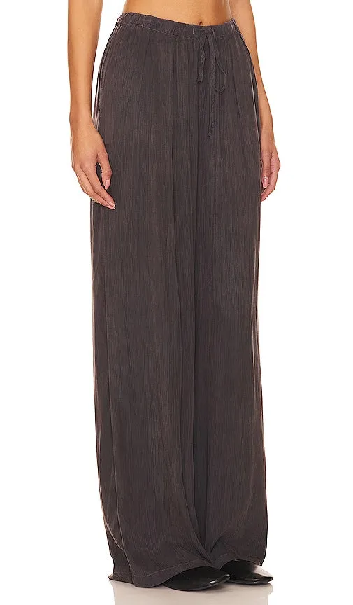 Bella Dahl Easy Pleated Wide Leg Pant in Charcoal