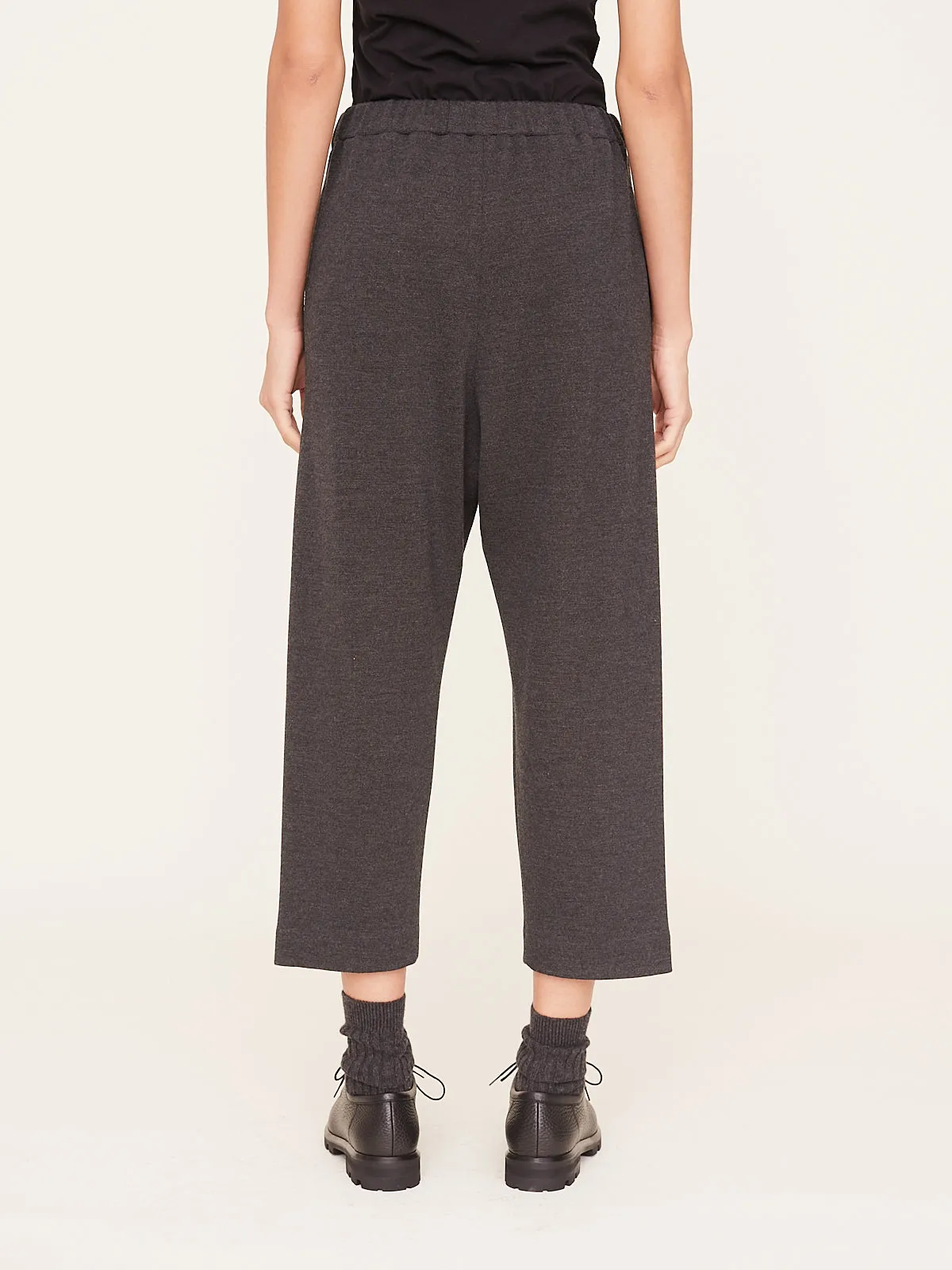 Easy Pants in Charcoal Top Grey