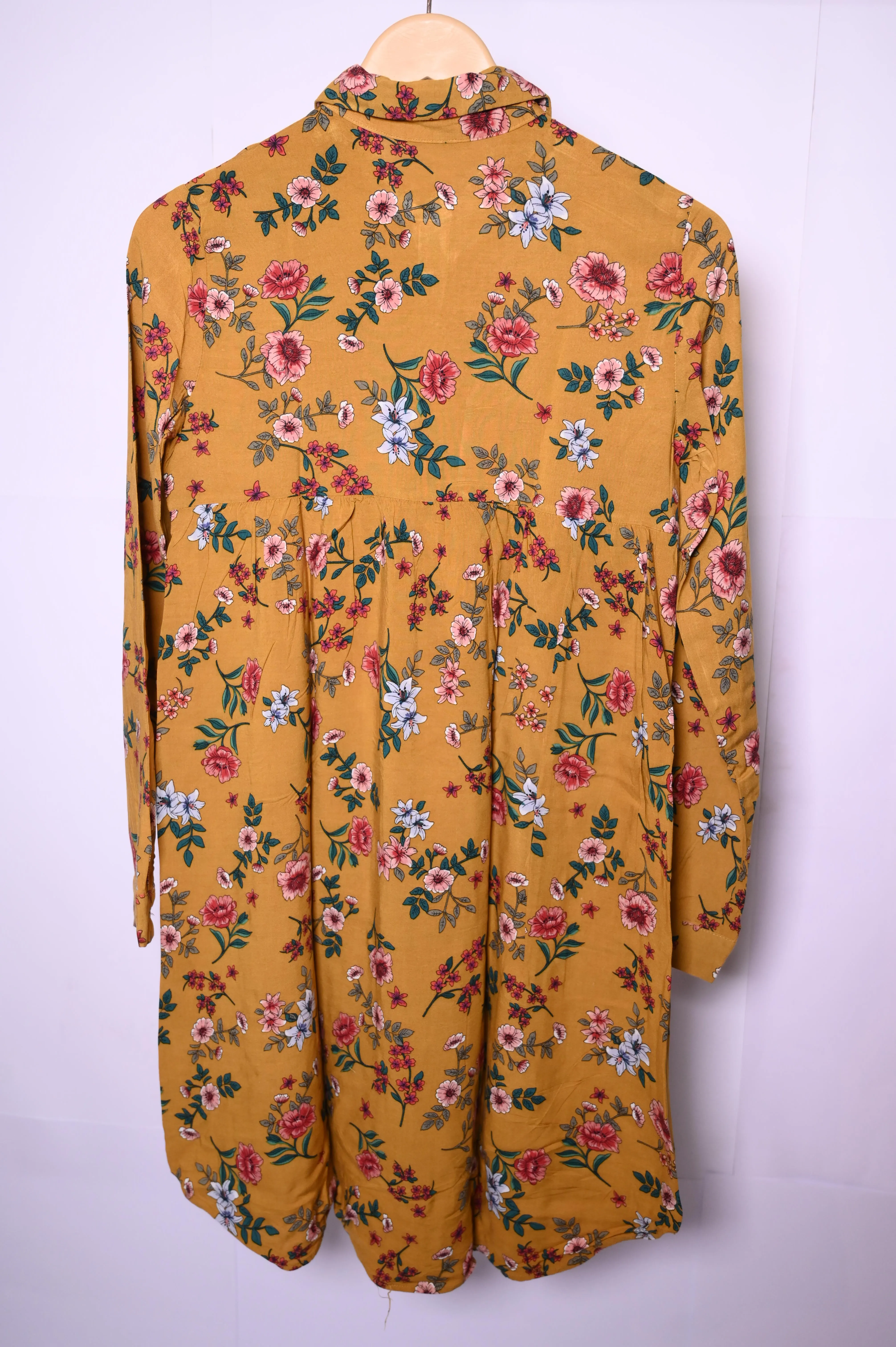 Stradivarius Mustard Yellow Floral Dress (Medium, Good Condition)